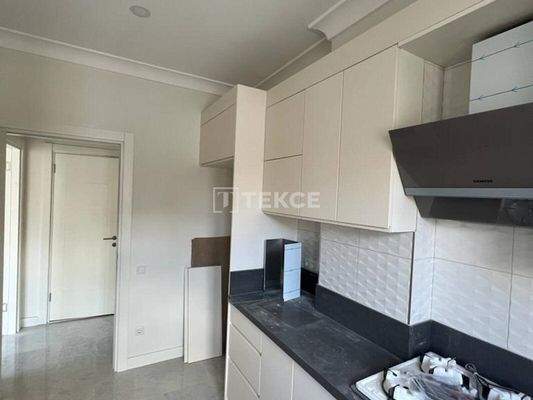 Duplex Apartment Close to Metrobüs Station in İstanbul Beşiktaş