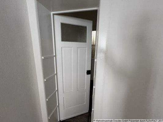 Abstellraum - Helle 4 - Zimmer-Balkon-Wohnung in H