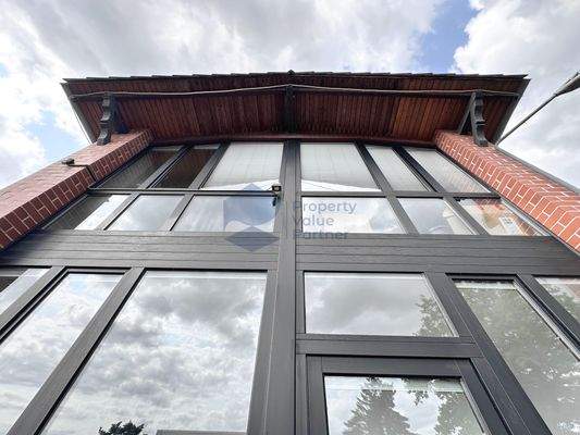 Außenansicht Haupteingang