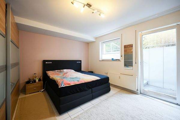 EG Mitte - Schlaffzimmer im Souterrain)