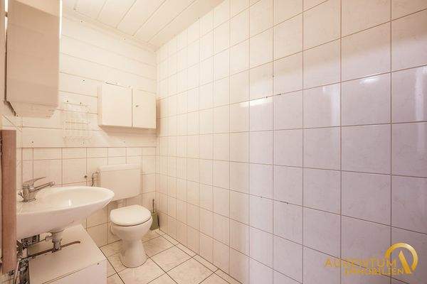 Objekt_1_WC Gewerbeeinheit