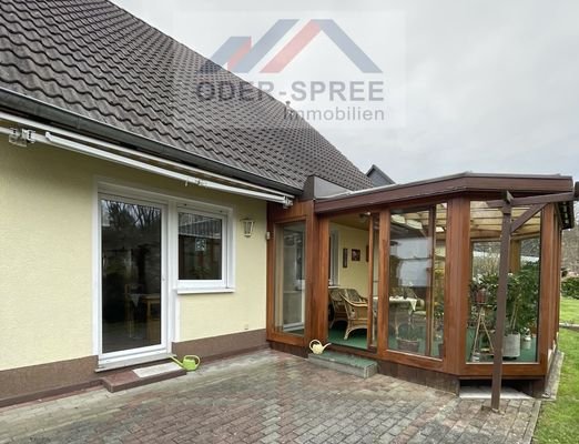 Rückansicht mit Wintergarten