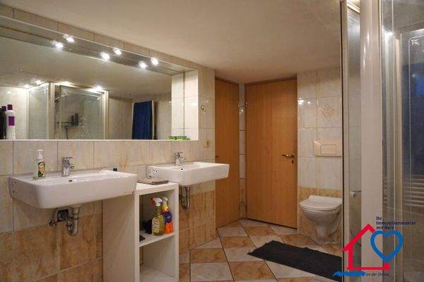 KG Badezimmer Kellerraum.JPG