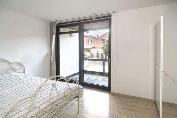 Schlafzimmer-mit-Westbalkon