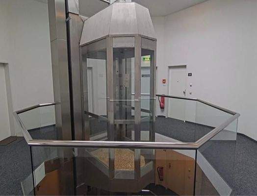 Bild Aufzug Wohnungseingang