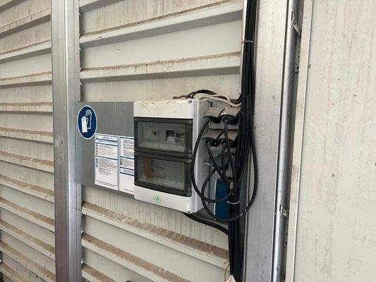 Stromversorgung der Halle