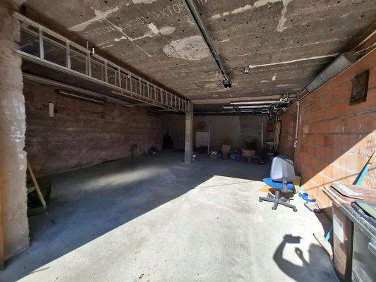 Garage für min. 4 Autos