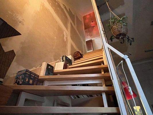 Verbindungstreppe ins 1.OG