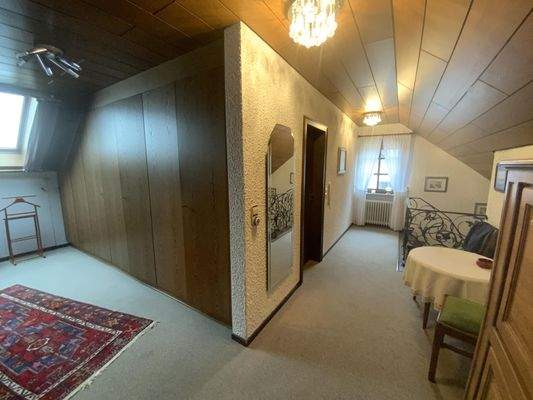 Flur/Ankleidezimmer Dachgeschoss