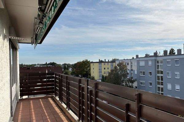 Balkon mit Beschattung