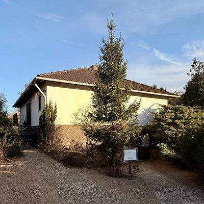 Straßenansicht seitlich