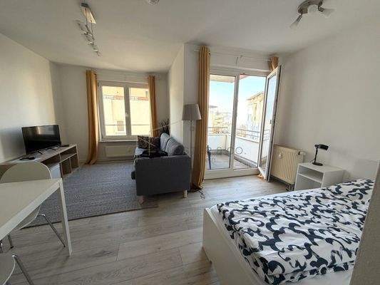 Lichtdurchfluteter Wohn-/Essbereich