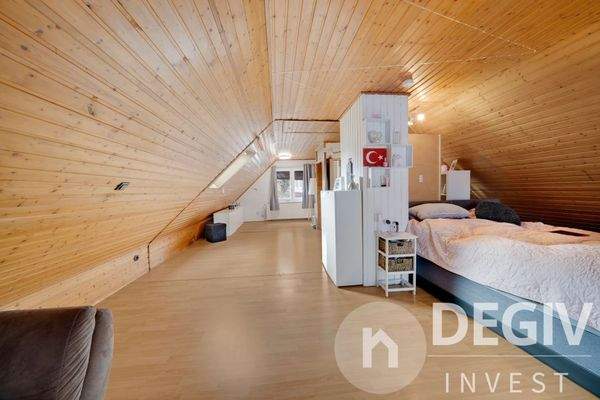 Wohnraum Dach Nebenh