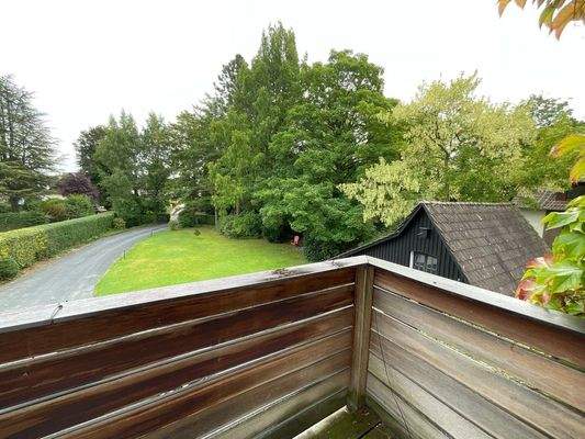 Balkon/ Zufahrt /Garage