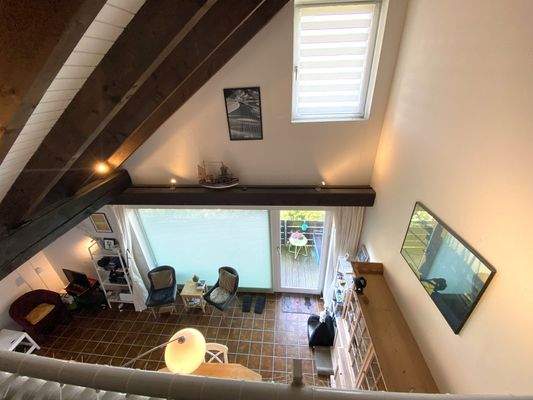 Blick von der Galerie in den Wohnbereich