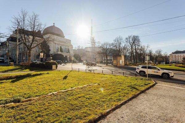 Grazer Oper vorm Haus