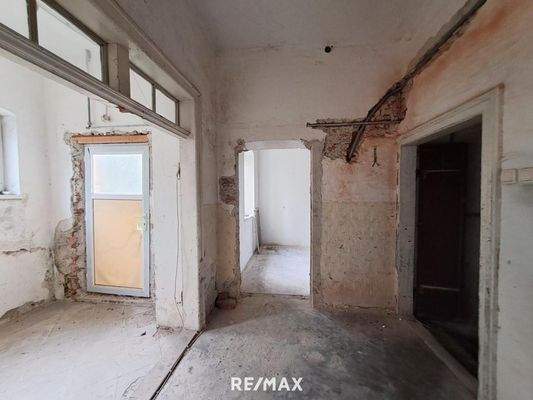 10 Haus 1 EG Eingangsbereich Vorhaus rückseitig