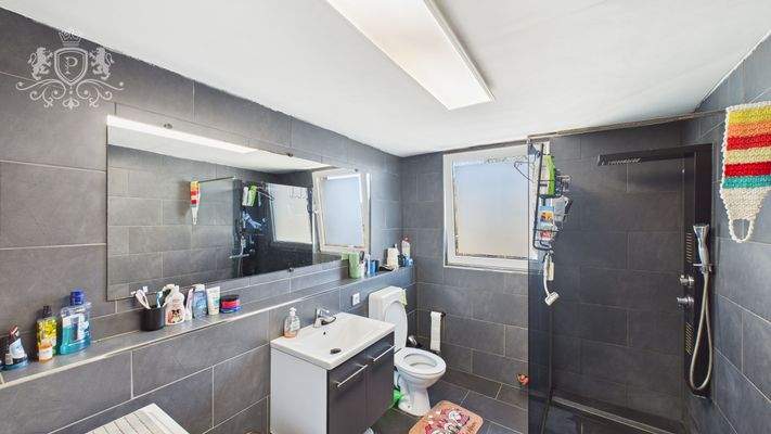 CAM01984G0-PR0457-STILL009