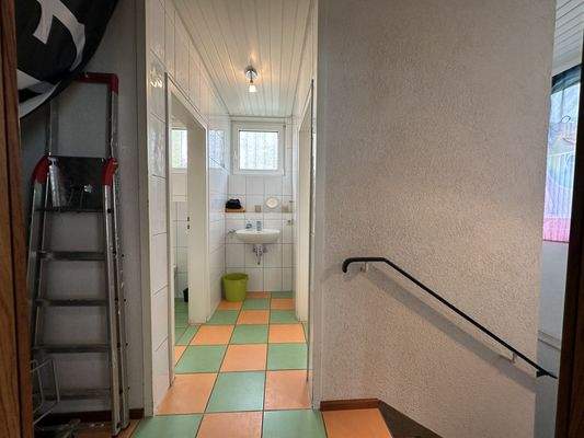 Friseurladen EG Flur WC