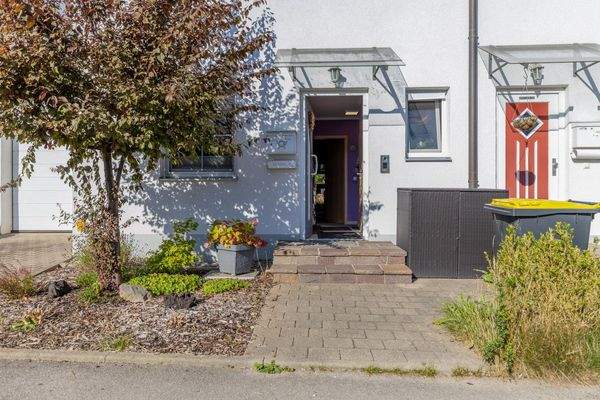 Schöne Aufteilung, Top-Ausstattung inkl. PV-Anlage