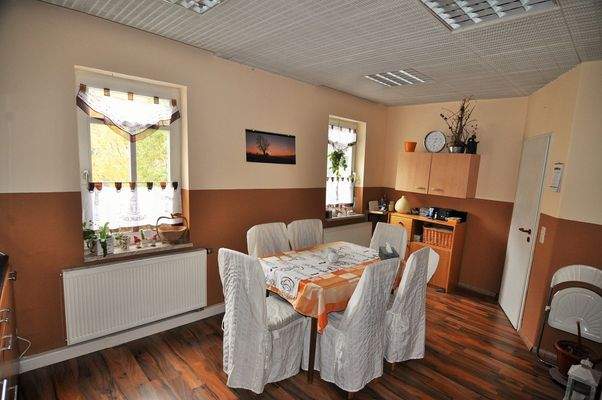 16 Esszimmer.JPG