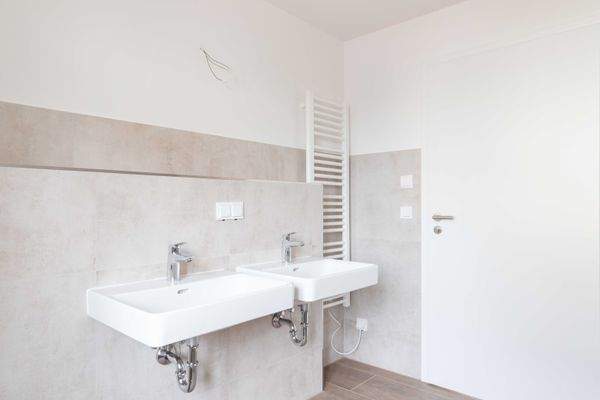 Badezimmer groß Bild 3.jpg