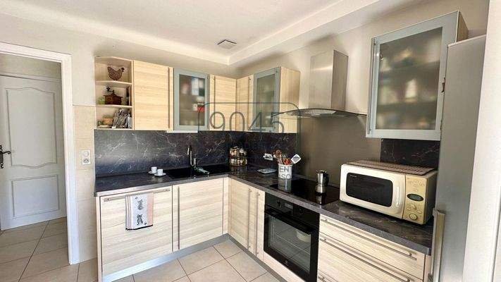 Ruhig gelegene Einfamilienvilla mit herrlichem Ausblick auf das mittelalterliche Dorf Peillon