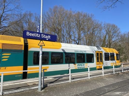 Bahnhof zu Fuß gut zu erreichen