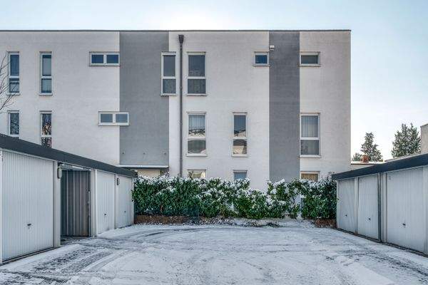 Mietvertrag der Garage kann übernommen werden.jpg