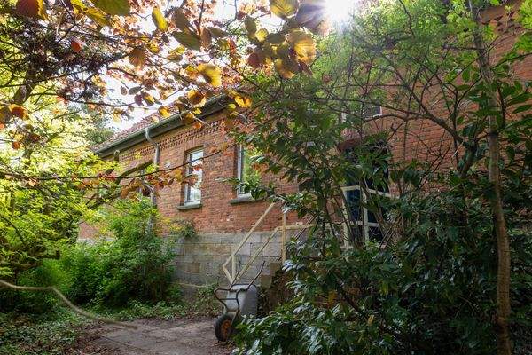 Zugang zur Scheune und Garten