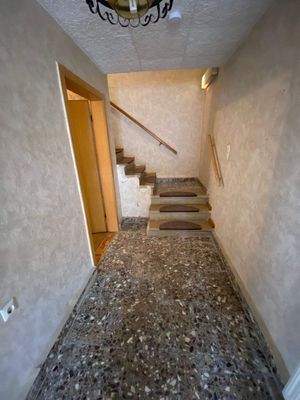 Diele EG Richtung Treppenaufgang.jpg