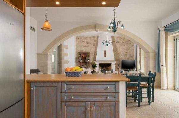 Kreta: Steinvilla mit Meerblick und Infinity-Pool in Drapanos zu verkaufen