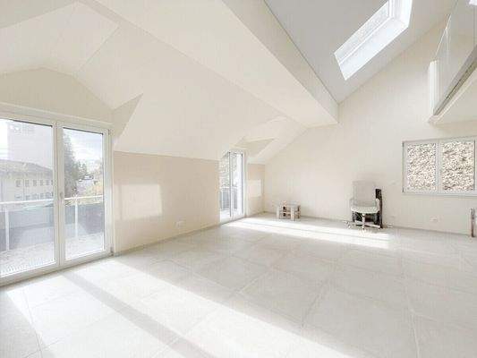 Großer loftartiger Wohnbereich