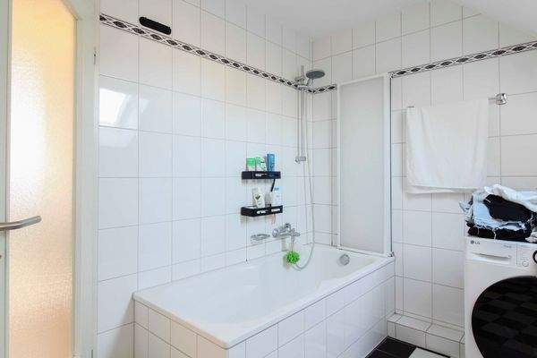 Wohnung 2 - Badezimmer Bild 2