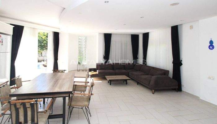 Detached Ready-to-Move House Near the Beach in Belek