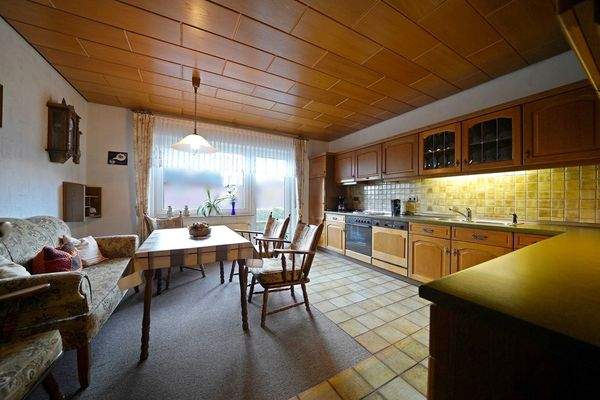 Küche mit Zugang zur Terrasse