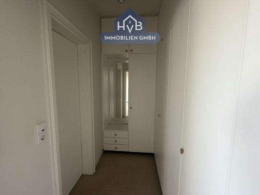 Ankleidebereich vor Kinderzimmer