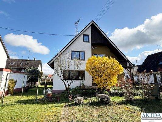 Außenansicht mit Garten