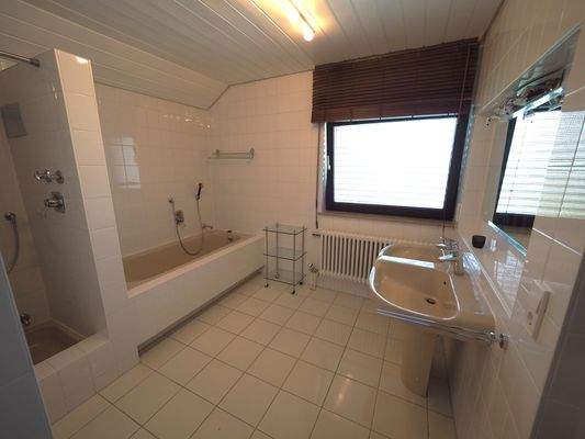 Ansicht Hauptbad.JPG