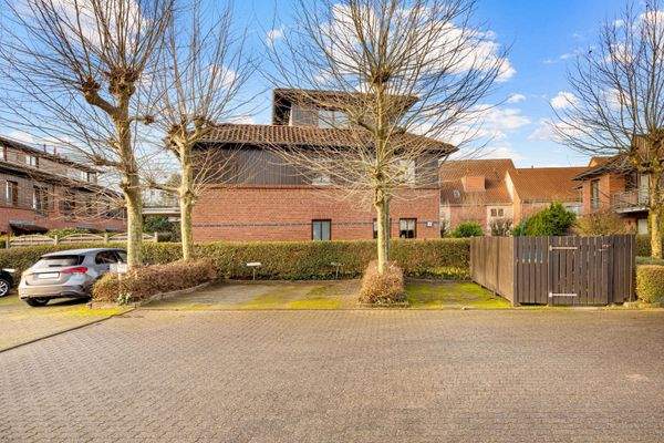 mit eigenem Außenstellplatz