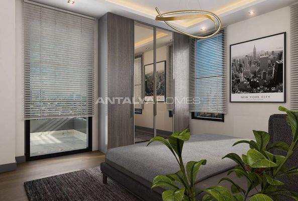 Newly-Built Seaside Flats with Pool and Parking in Mersin