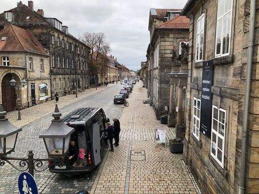 Blick vom Wohnzimmer auf die Friedrichstraße