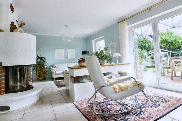 Wohnzimmer mit Kachelofen