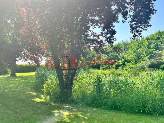 ...mit Blick über die Felder
