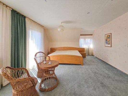 Schlafzimmer mit Ankleide