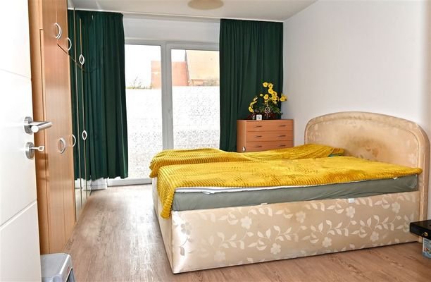 Schlafzimmer 1