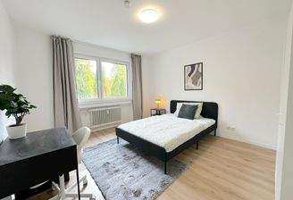 Zimmer 6 Helles Schlafzimmer