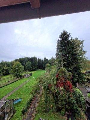 ... mit Blick in den Garten