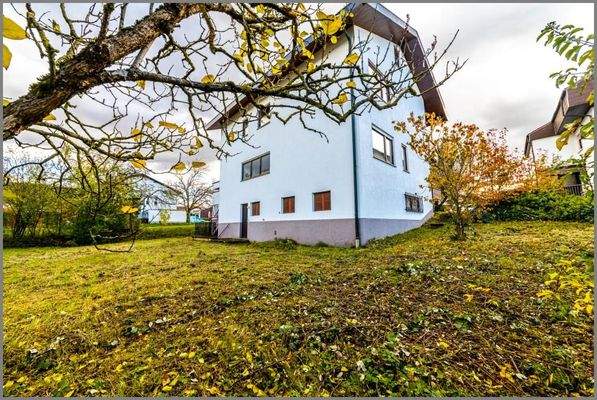 Große Gartenfläche