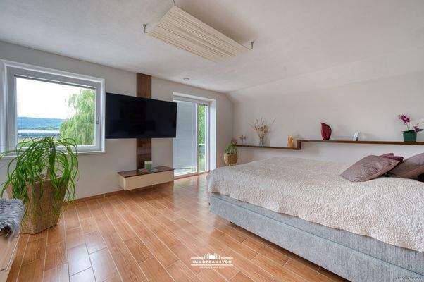 Schlafzimmer mit Balkon